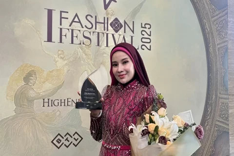 Dokter Kecantikan Ayu Widyaningrum Raih Penghargaan HighEnd Lifestyle Awards 2025