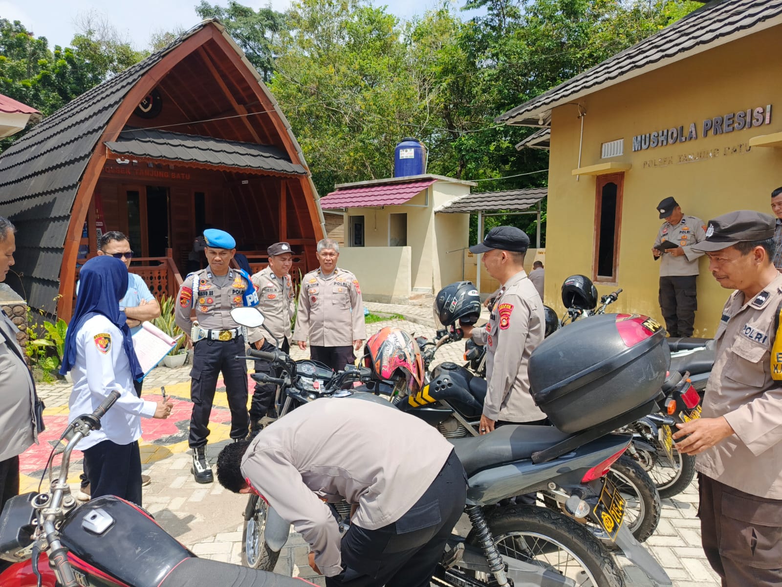 Pastikan Sarana Terawat, Bag Logistik Polres Ogan Ilir Sambangi Polsek Tanjung Batu