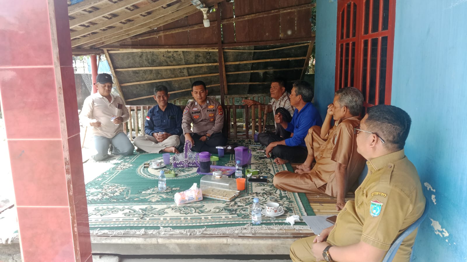 Bhabinkamtibmas Polsek Muara Kuang Sambang Tokoh Agama, Perkuat Sinergi Kamtibmas