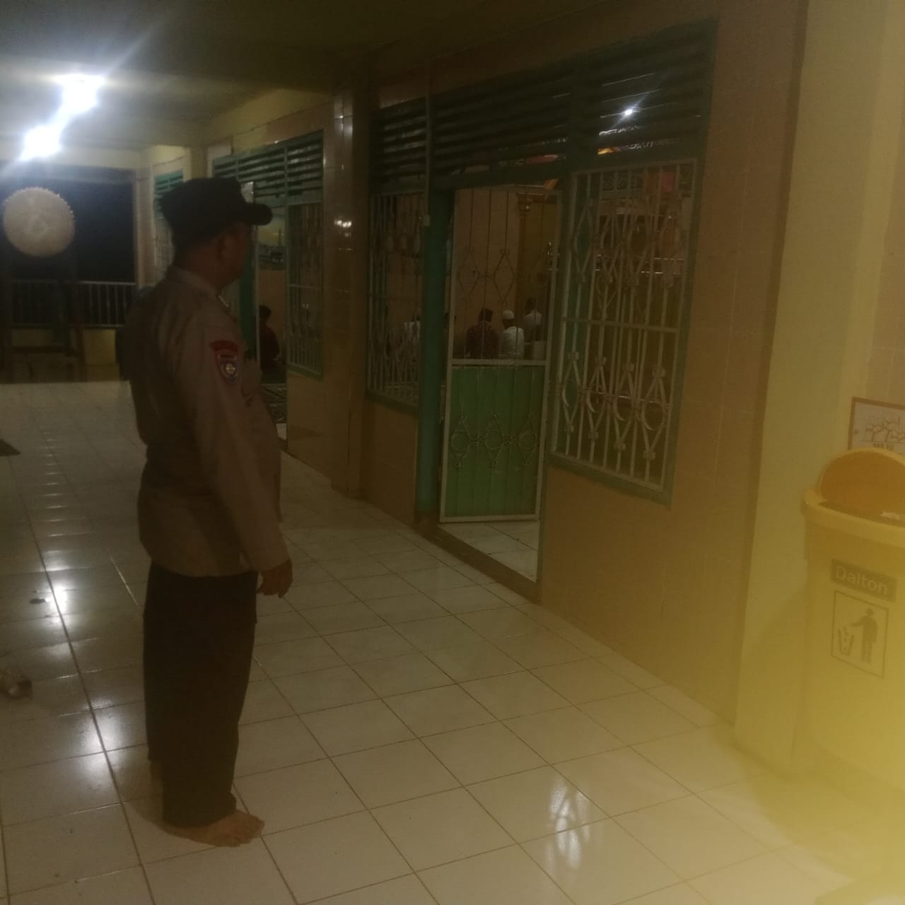 Polsek Muara Kuang Laksanakan Pengamanan Sholat Tarawih, Pastikan Jemaahj