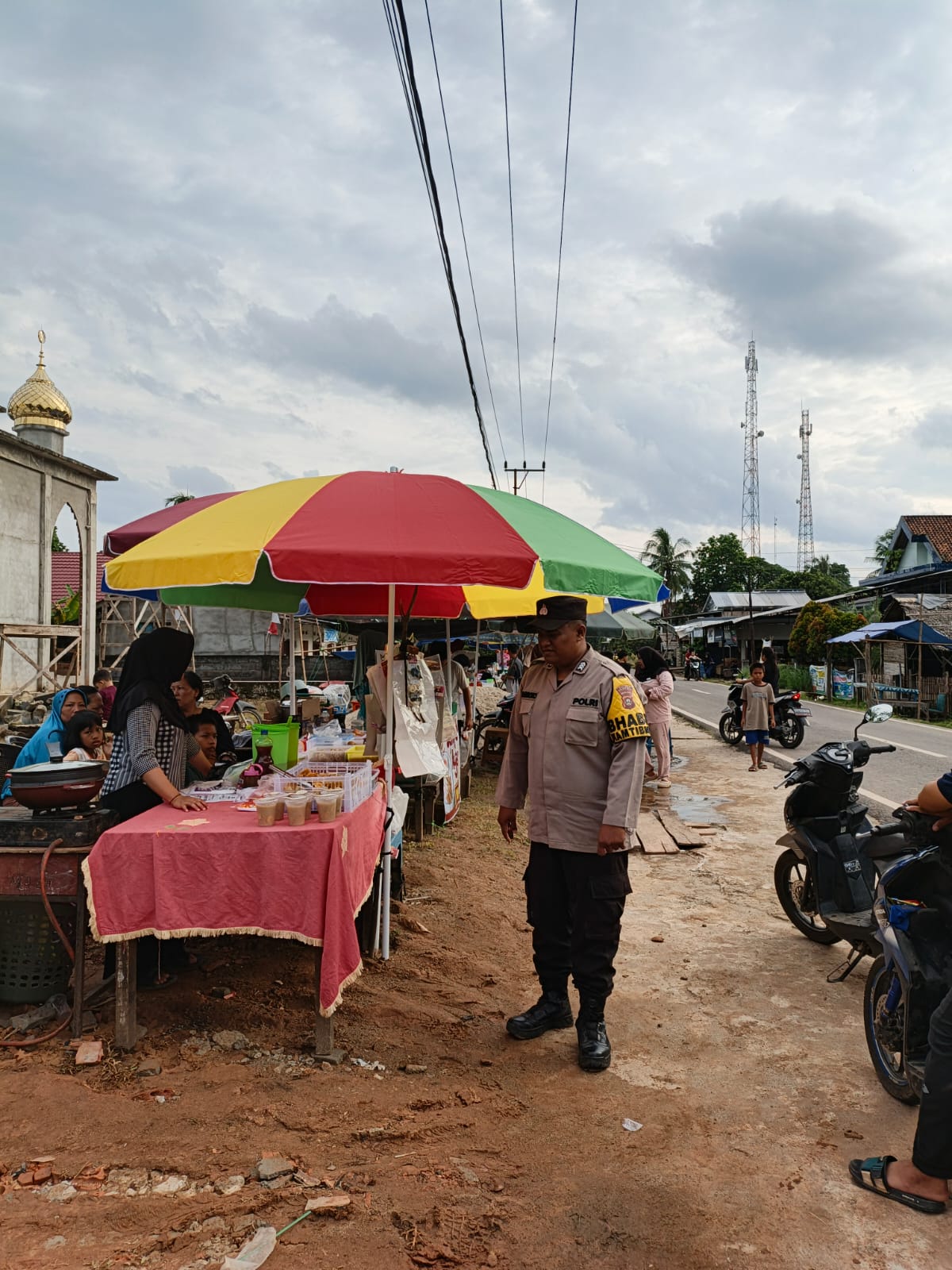 Polsek Muara Kuang Laksanakan Patroli Pasar Beduk, Wujudkan Kamtibmas Kondusif